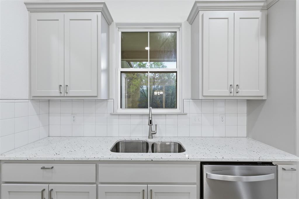 4595 Skyline Drive Property Photo 15