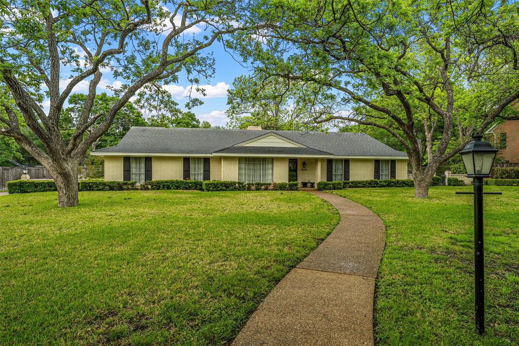 4809 Pecan Terrace Property Photo 1