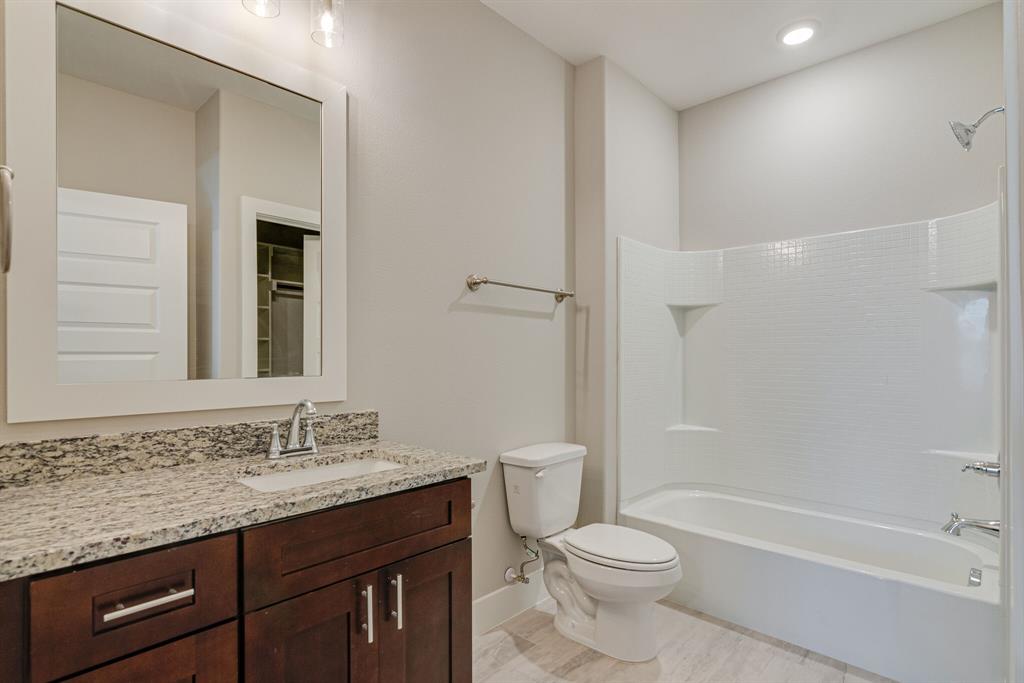 115 W Jones 201 Property Photo 14