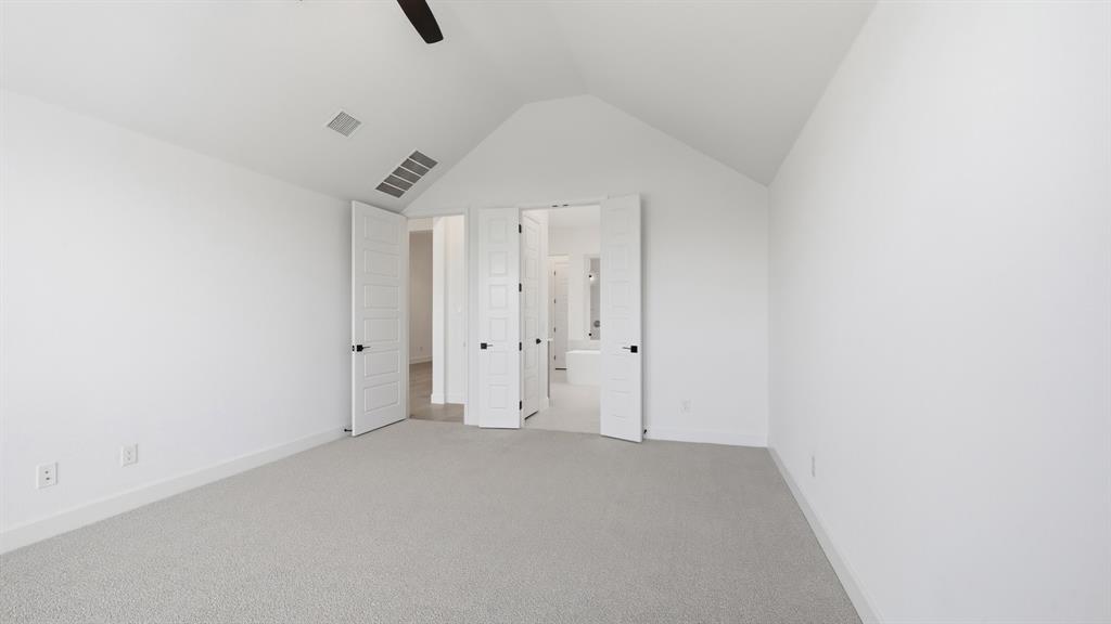 1008 Clearwater Drive Property Photo 13