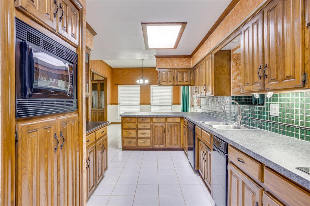 2317 Willow Oak Drive Property Photo 4