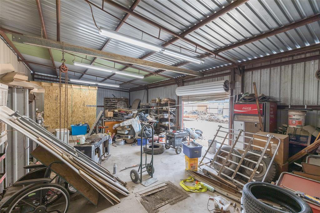 1007 S Avenue Property Photo 22