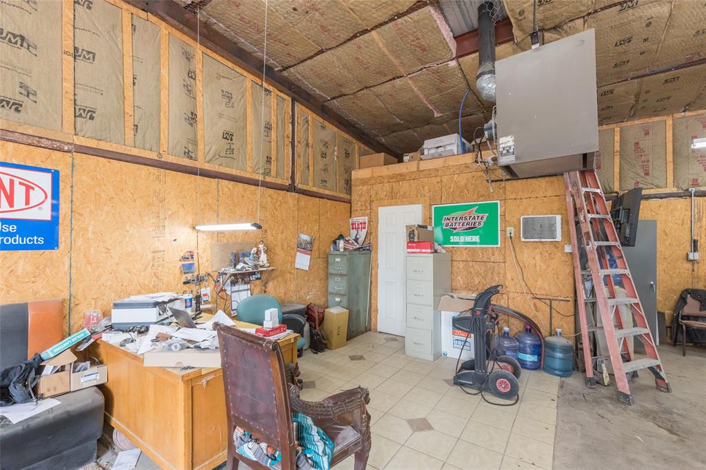 1007 S Avenue Property Photo 24