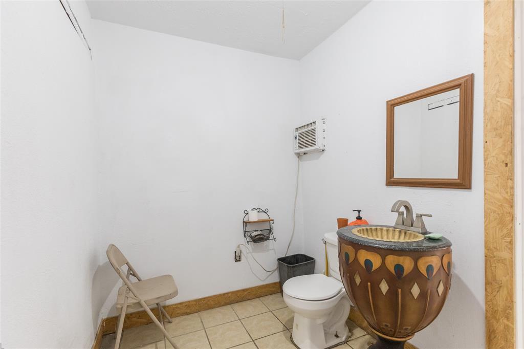1007 S Avenue Property Photo 25