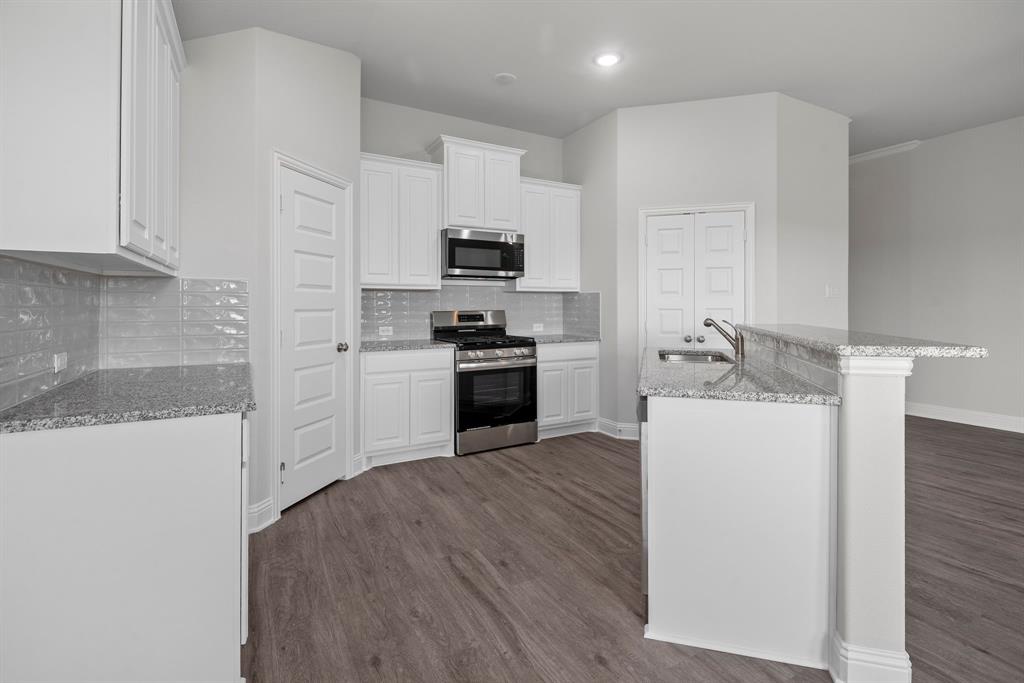 3813 Arrowchop Drive Property Photo 8