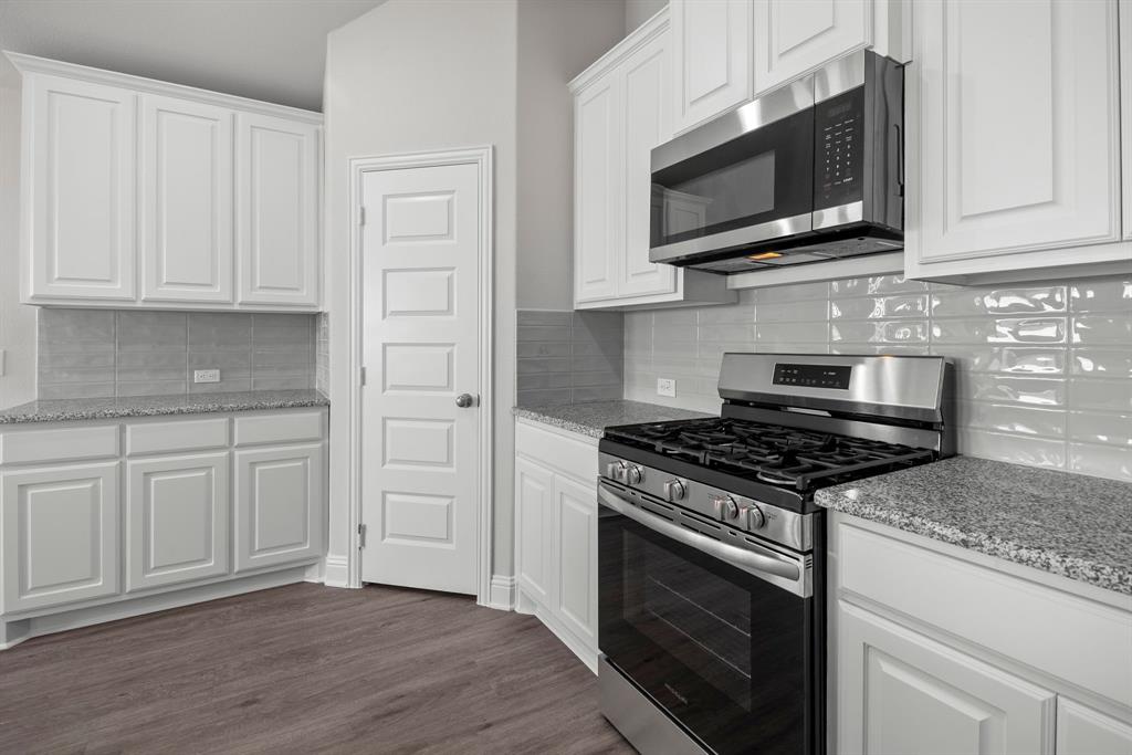 3813 Arrowchop Drive Property Photo 11