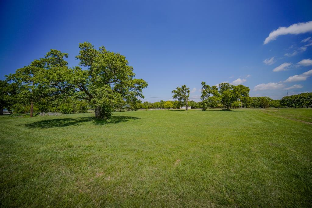 1201 Synterra Estates Loop Property Photo 7