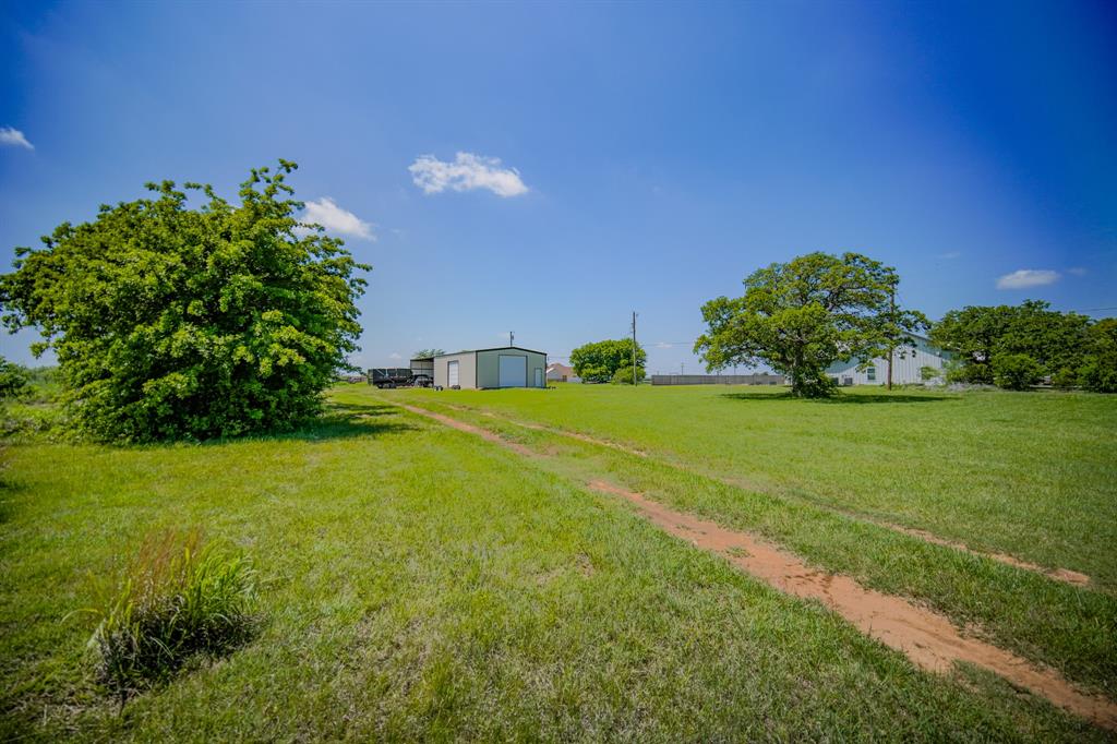 1201 Synterra Estates Loop Property Photo 9