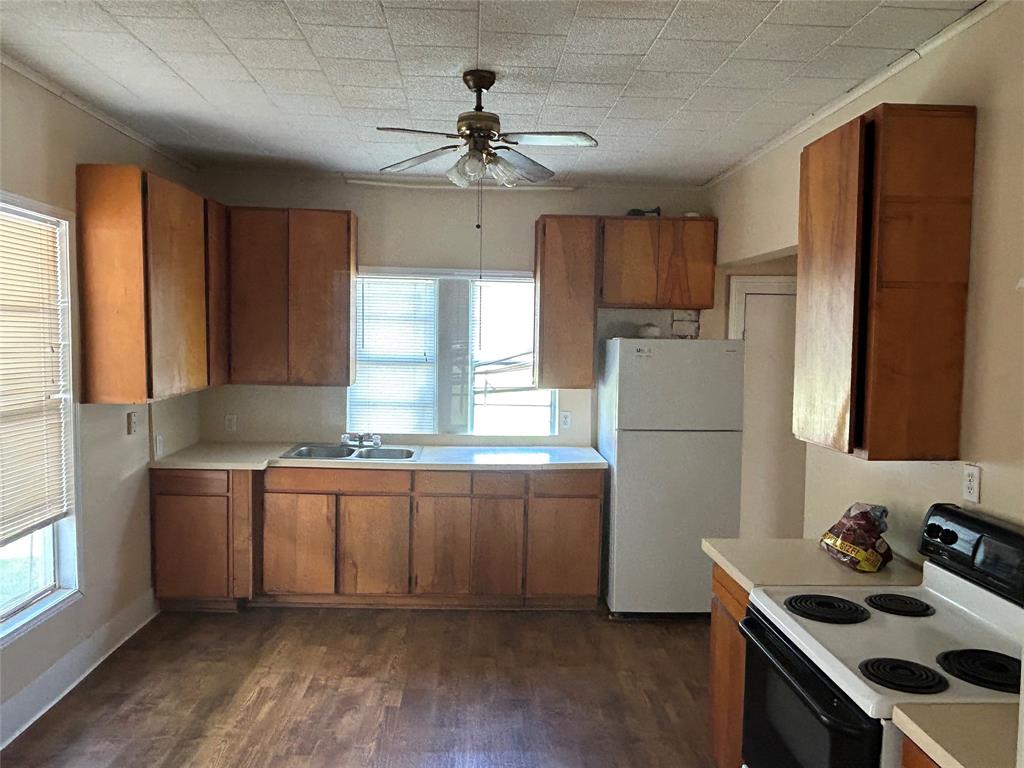 300 Harrison Avenue Property Photo 9