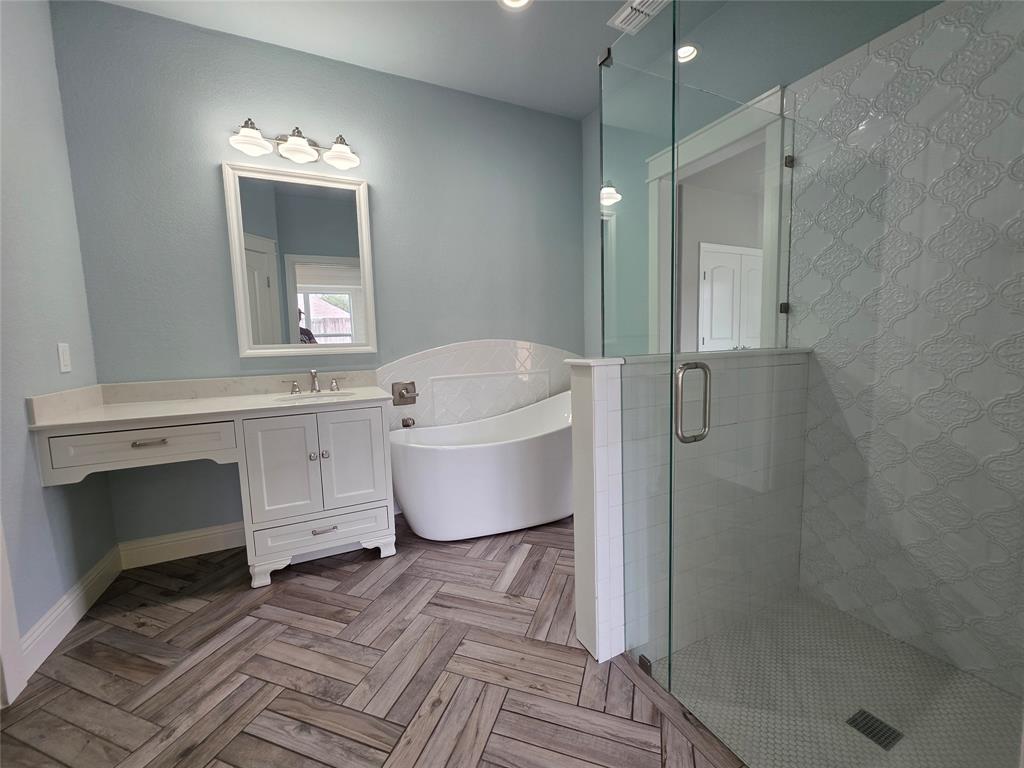 921 Mill Pond Drive Property Photo 10