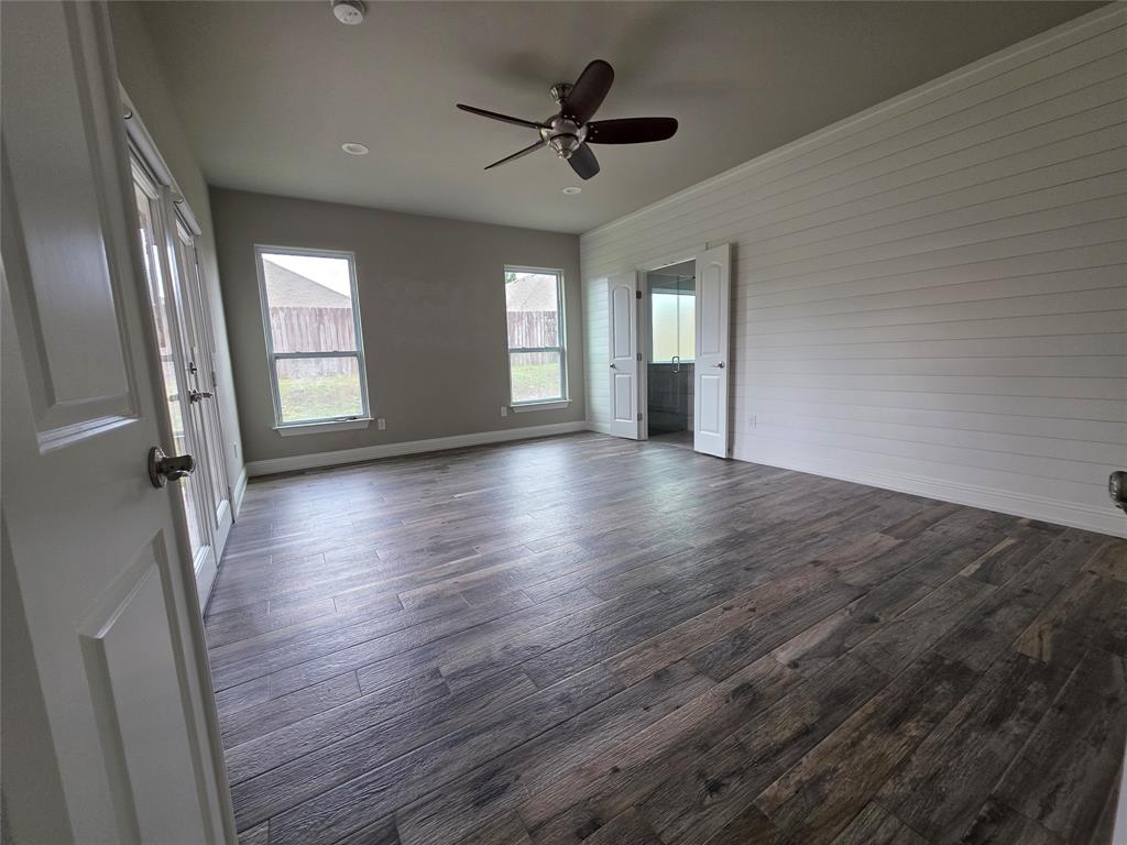921 Mill Pond Drive Property Photo 12
