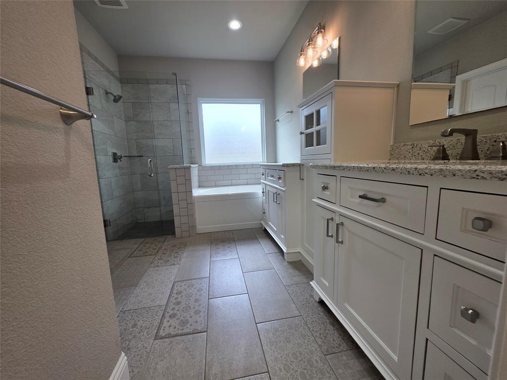921 Mill Pond Drive Property Photo 13