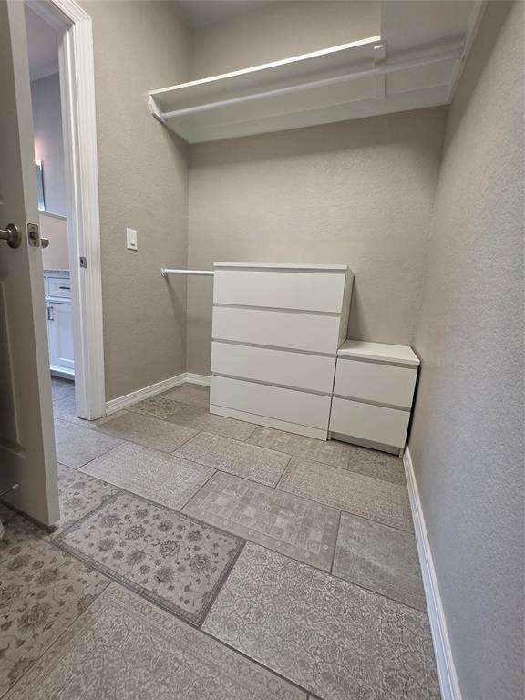 921 Mill Pond Drive Property Photo 15