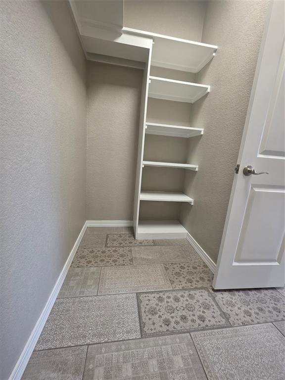 921 Mill Pond Drive Property Photo 16