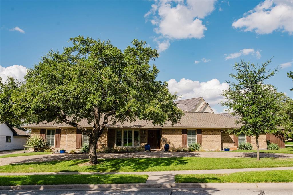 3257 Brookhaven Club Drive Property Photo 1