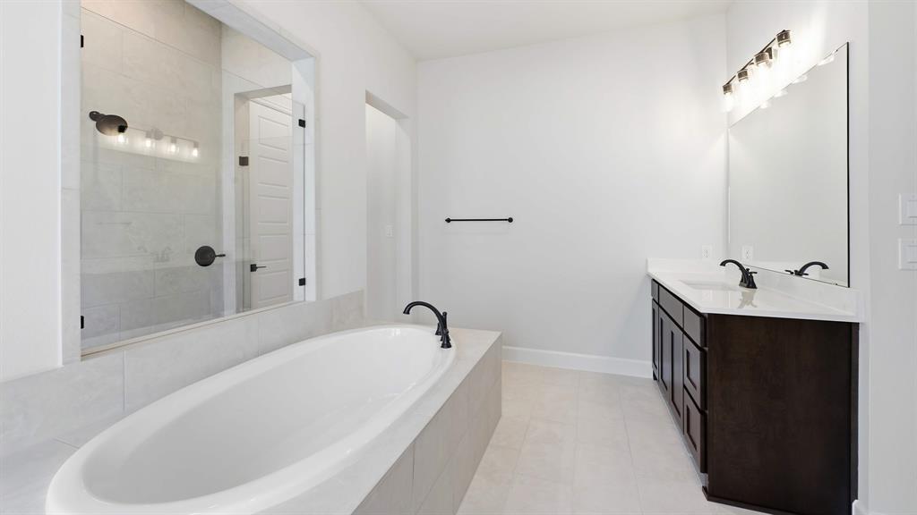 1741 Hillside Stroll Drive Property Photo 12