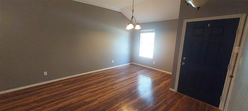1011 Bainbridge Lane Property Photo 3