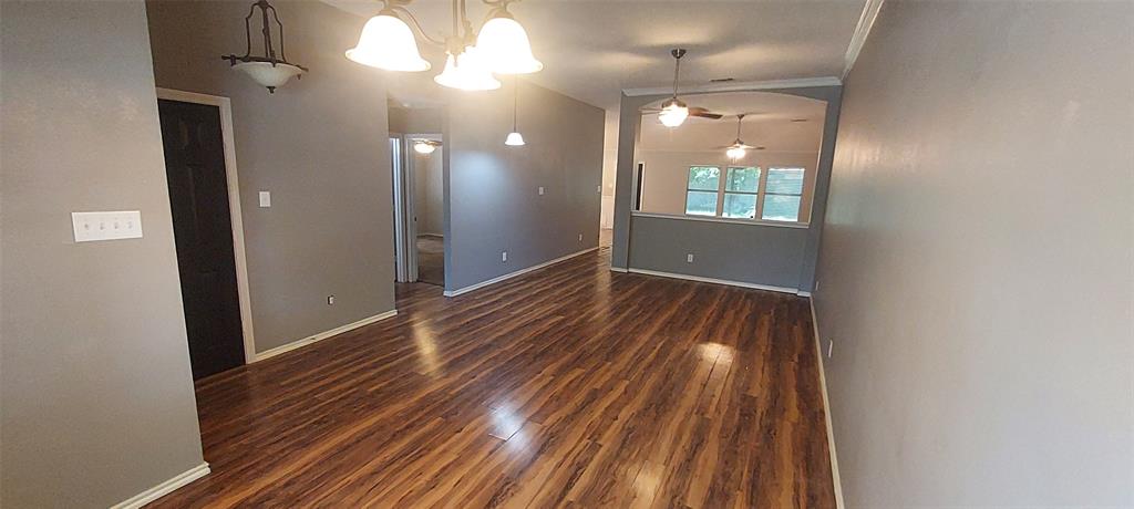 1011 Bainbridge Lane Property Photo 4