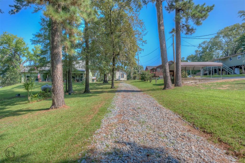 1366 United Gas Property Photo 3