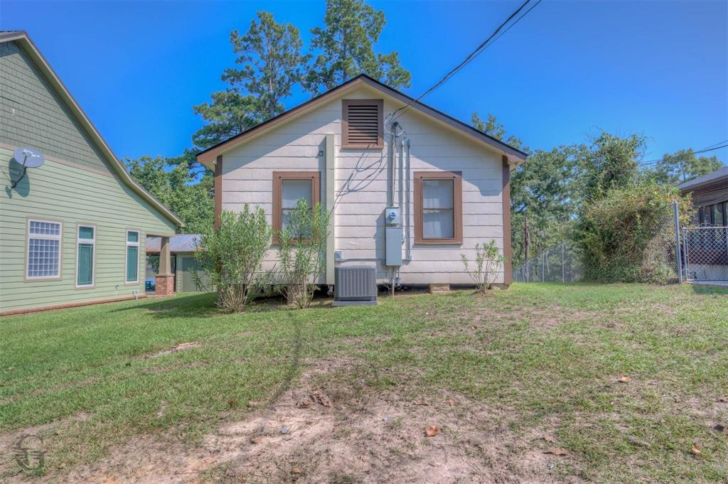 1366 United Gas Property Photo 16
