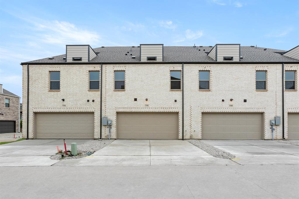 2306 Glacier Way Property Photo 4