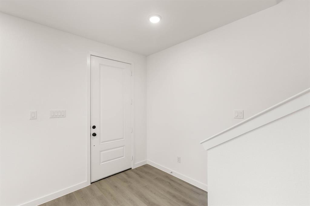 2306 Glacier Way Property Photo 6