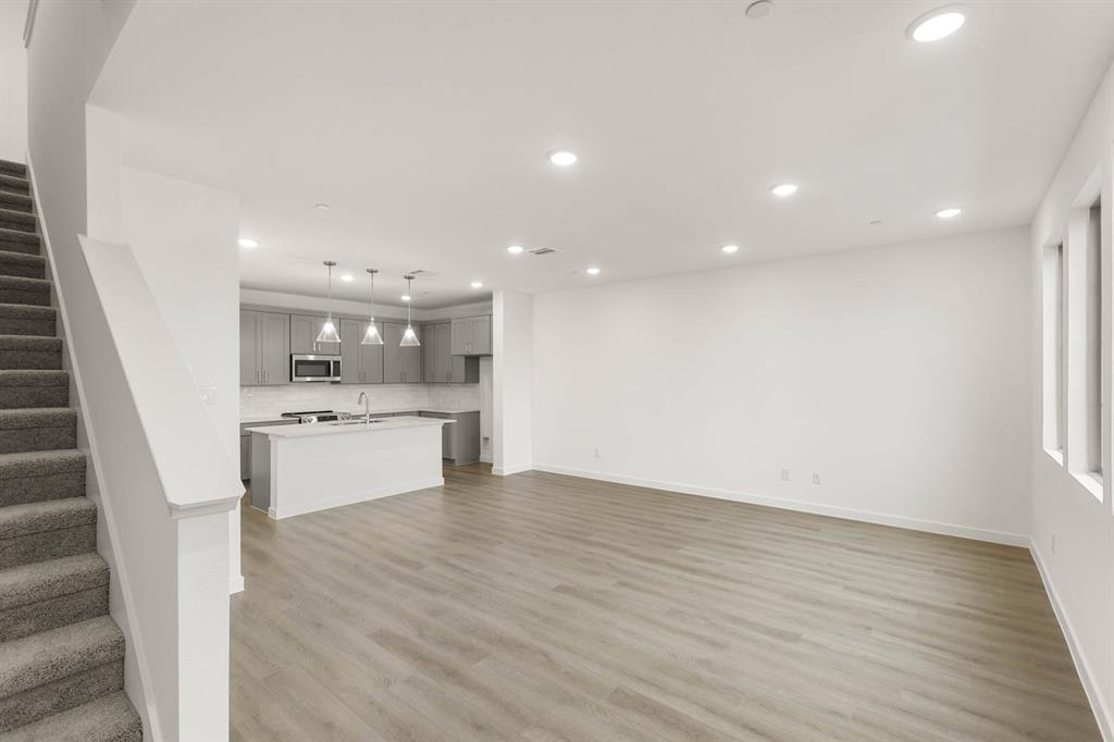 2306 Glacier Way Property Photo 7