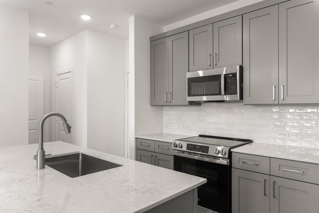 2306 Glacier Way Property Photo 14
