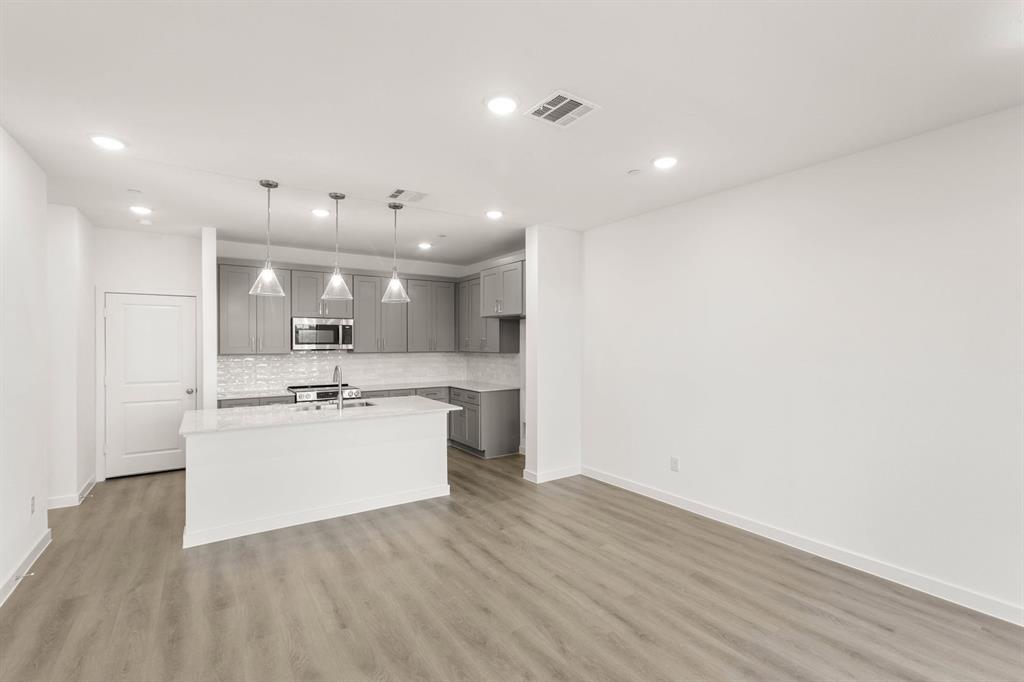 2306 Glacier Way Property Photo 15