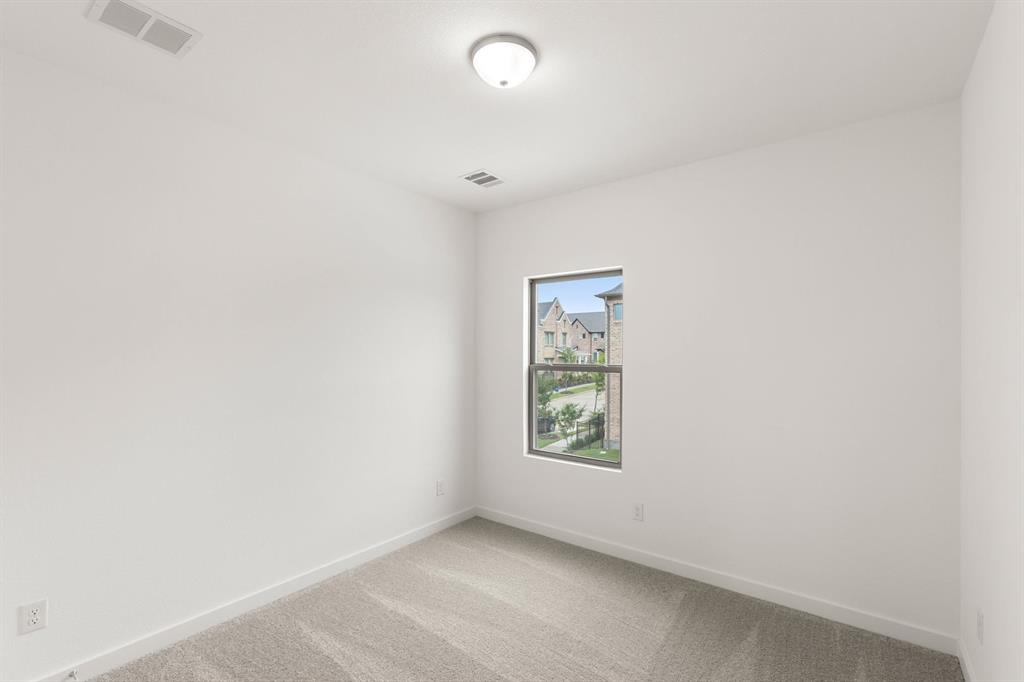 2306 Glacier Way Property Photo 17