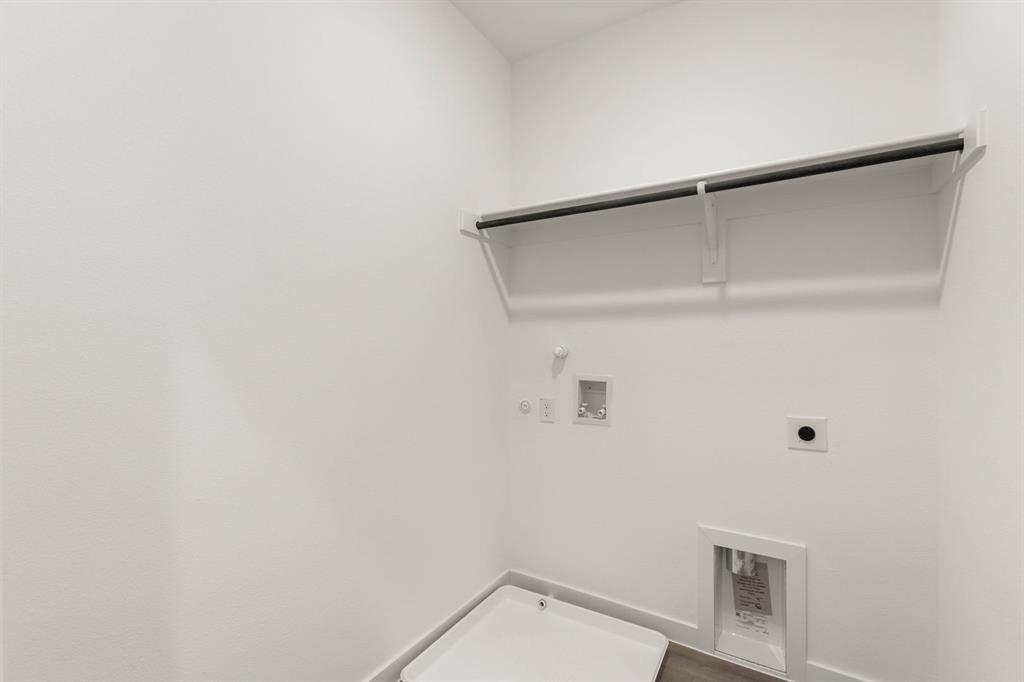 2306 Glacier Way Property Photo 19