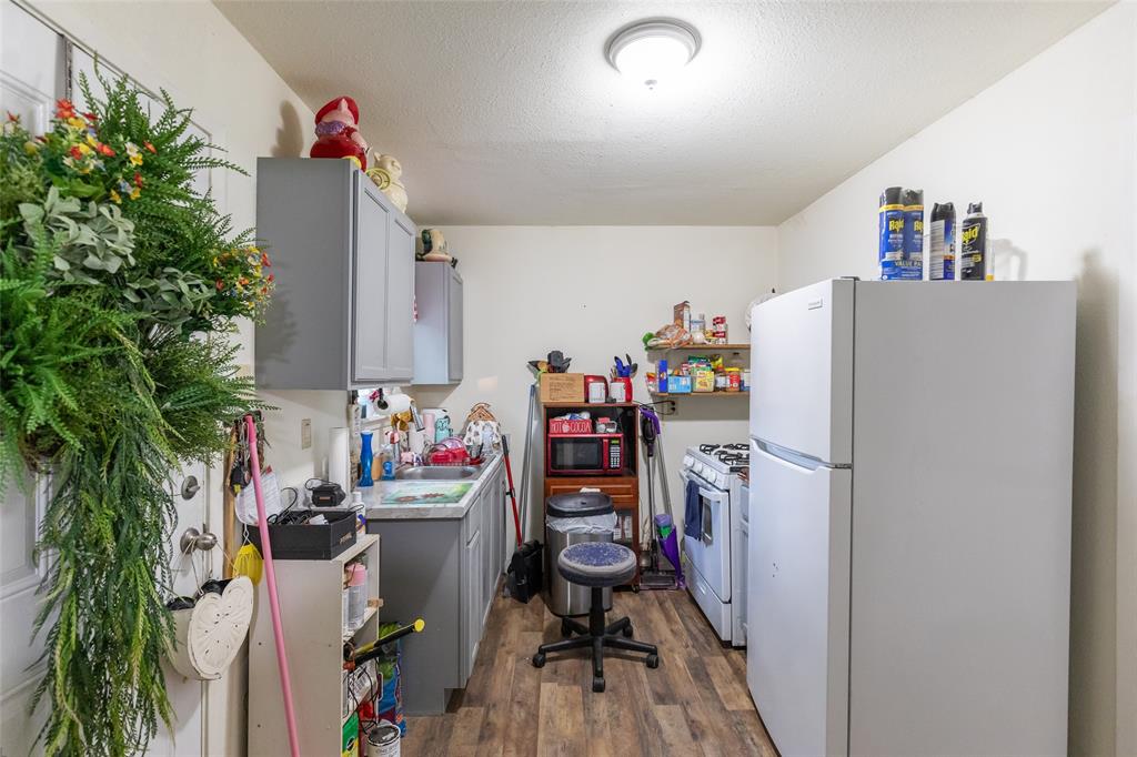 810 State Street Property Photo 8