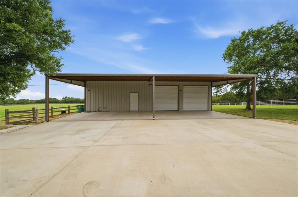 1632 County Road 4125 Property Photo 11