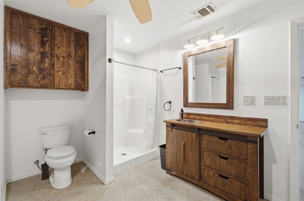 1632 County Road 4125 Property Photo 30