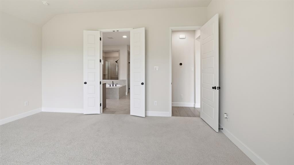 300 Spruce Brook Drive Property Photo 10