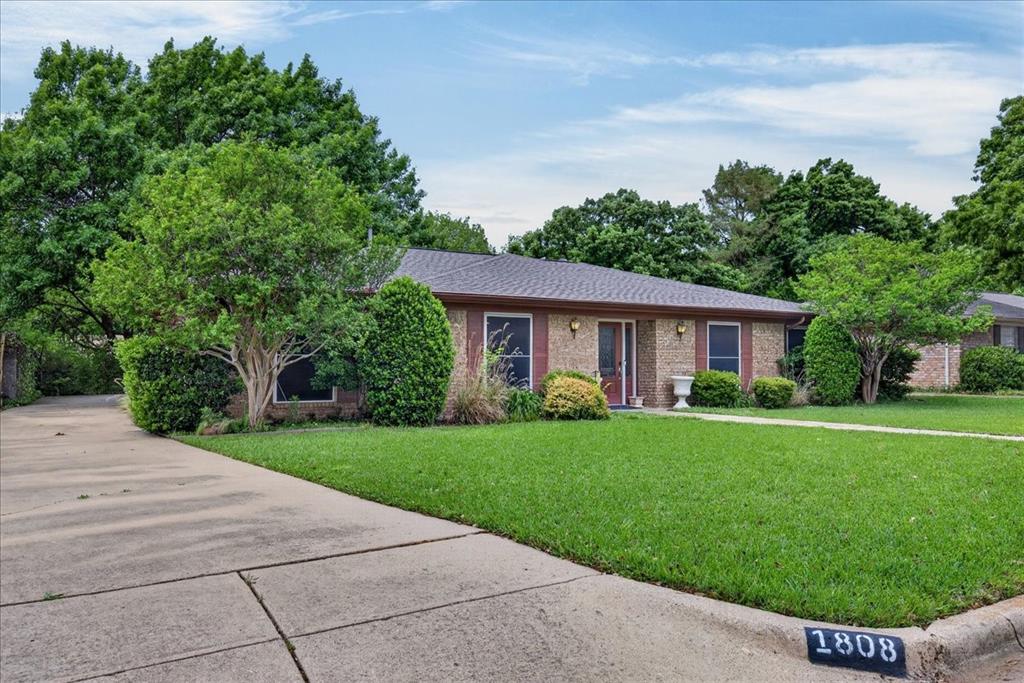 1808 E Cedar Elm Drive Property Photo 1