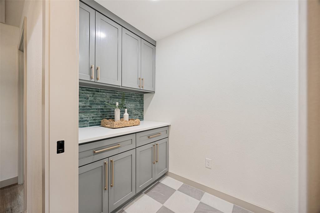 524 Carol Court Property Photo 13