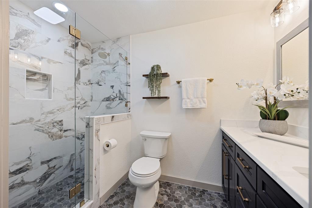 524 Carol Court Property Photo 17