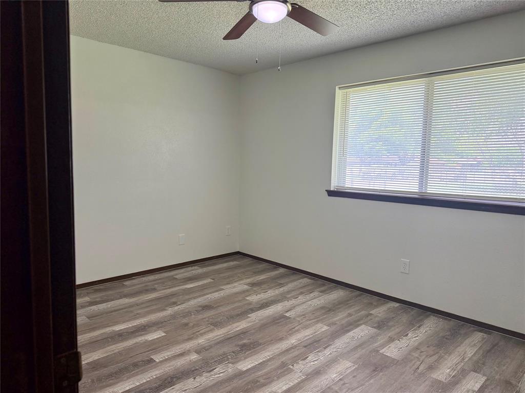 1001 Parkwood Court Property Photo 20
