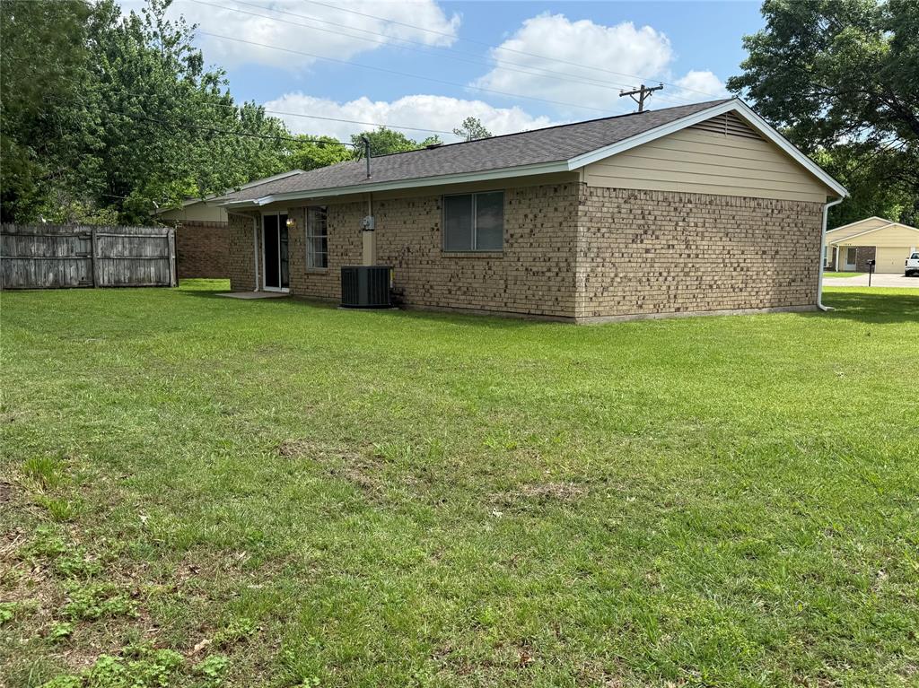 1001 Parkwood Court Property Photo 30