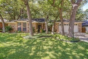 6749 Ridgewood Drive