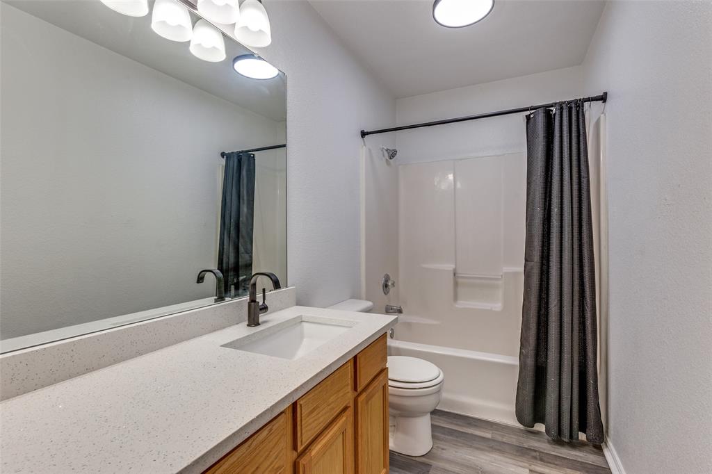 741 Oak Park Drive Property Photo 11