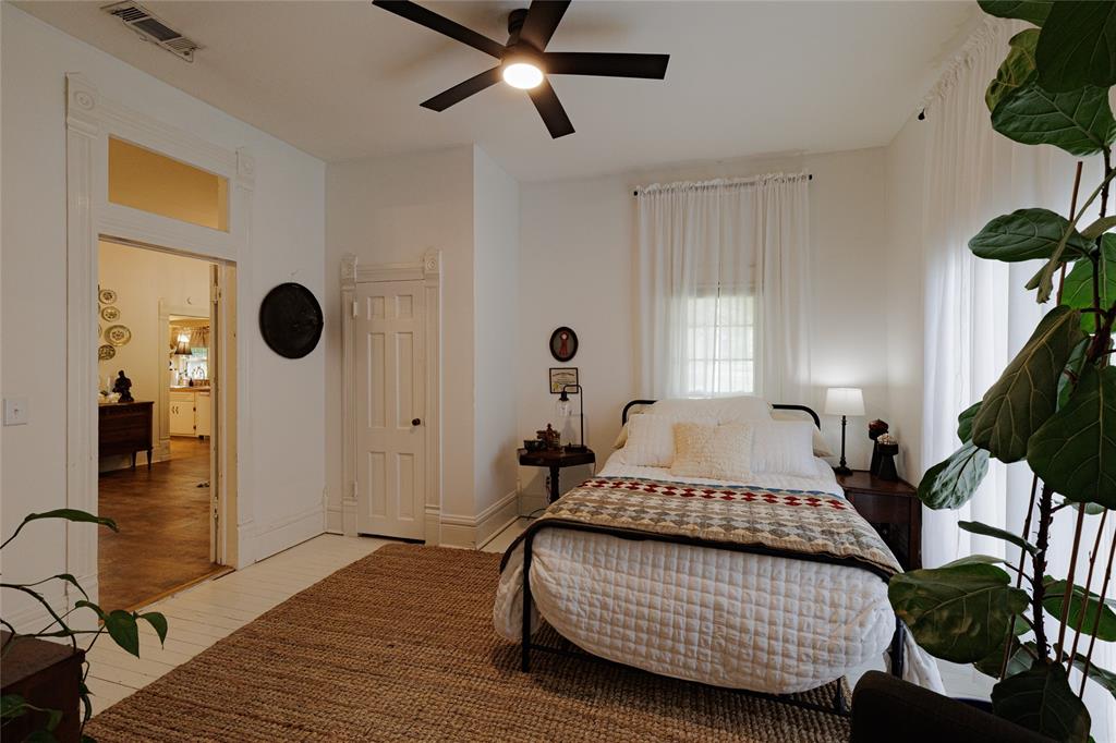 510 W Walnut Street Property Photo 9