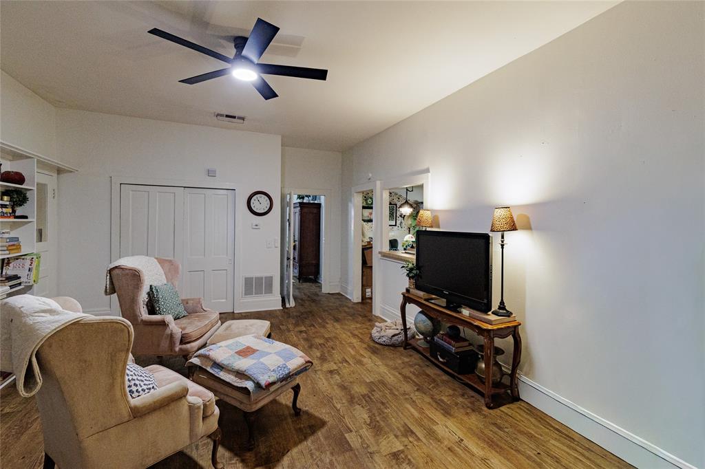 510 W Walnut Street Property Photo 20
