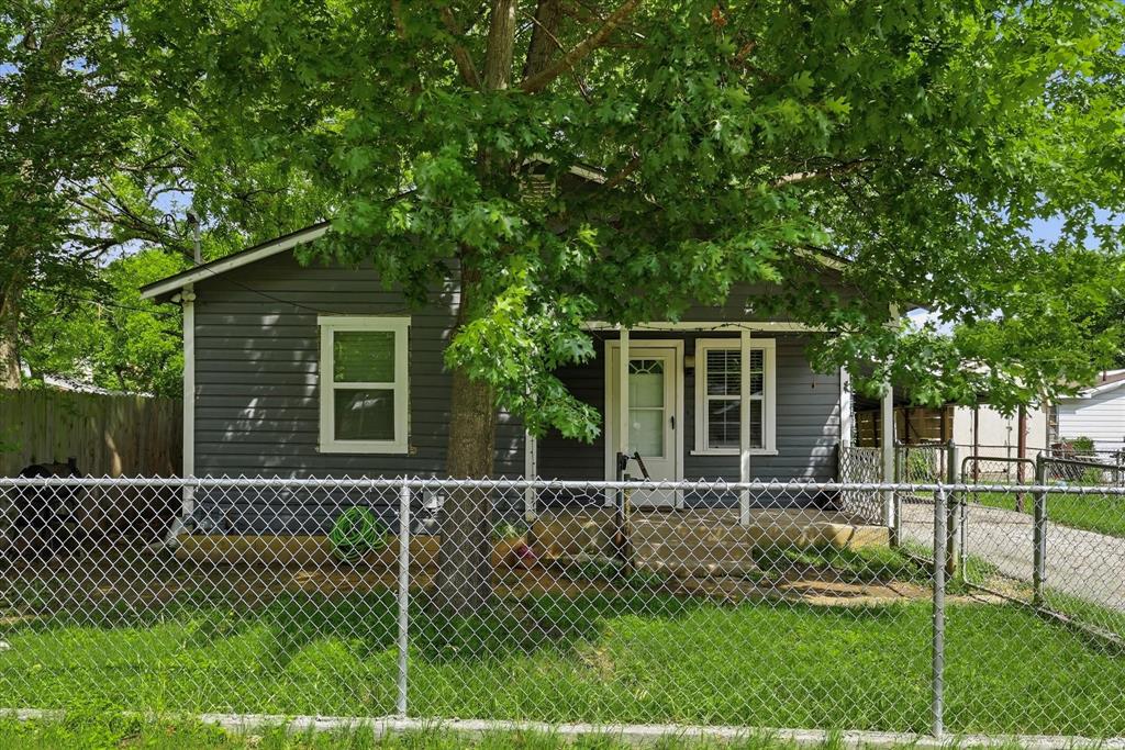 305 Claude Avenue Property Photo 1