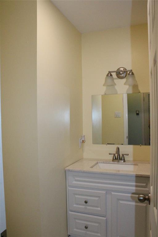 225 Avolyne Avenue Property Photo 22