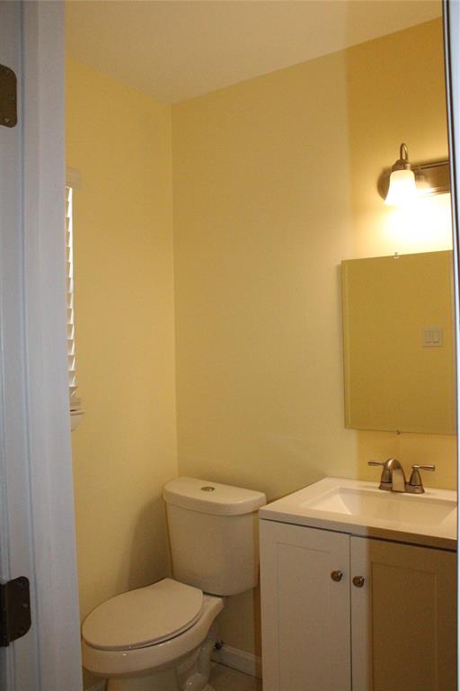 225 Avolyne Avenue Property Photo 25