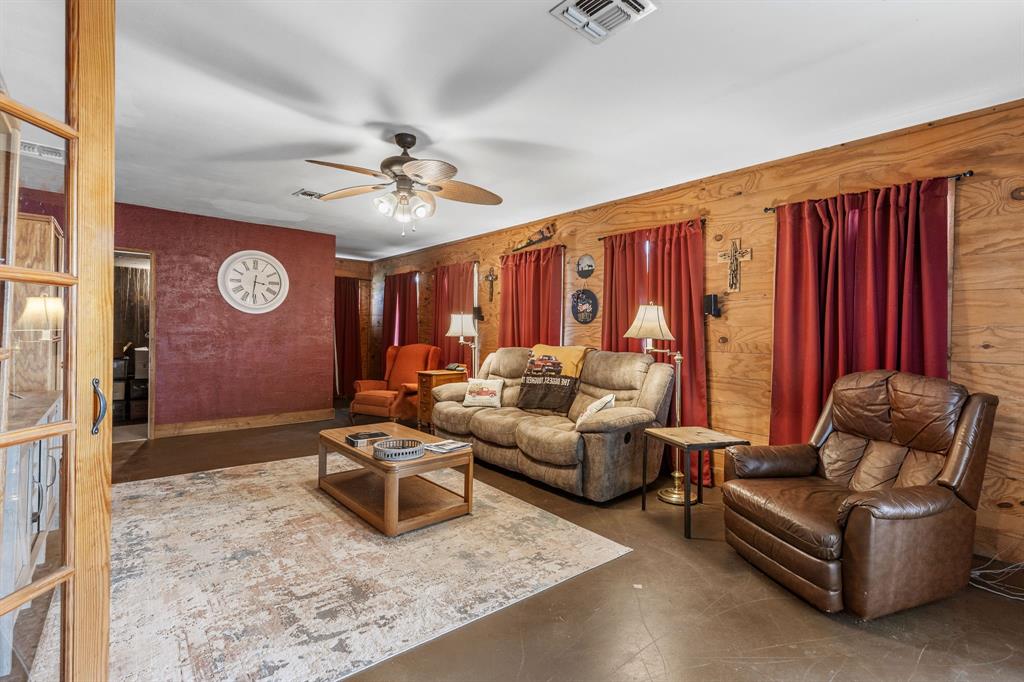 13315 Us Highway 281 Property Photo 13