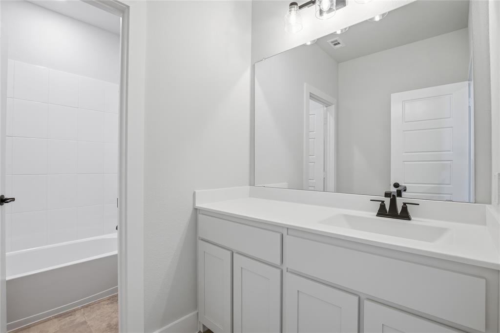 7428 Wayward Wind Drive Property Photo 28