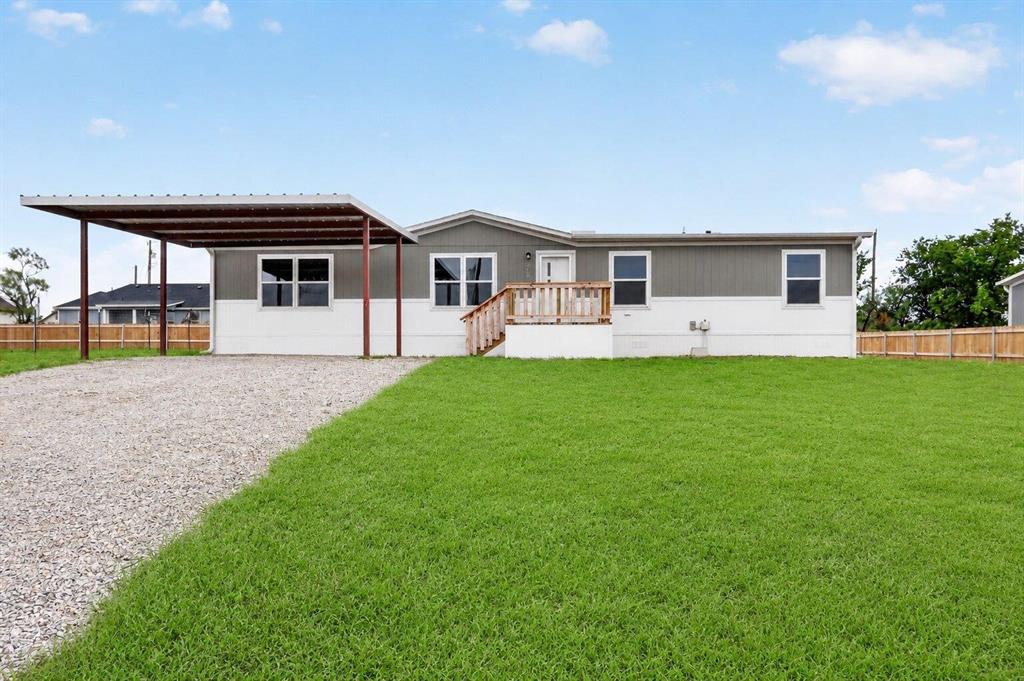 215 Overland Trail Property Photo 1